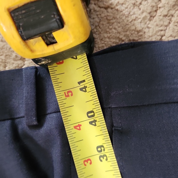 Kenneth Cole 33x32 two piece mens suit - Picture 8 of 11